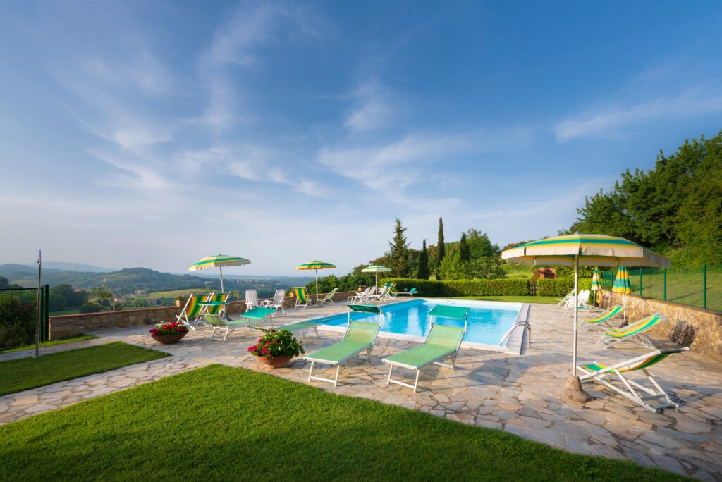 casa-podere-monti-piscina